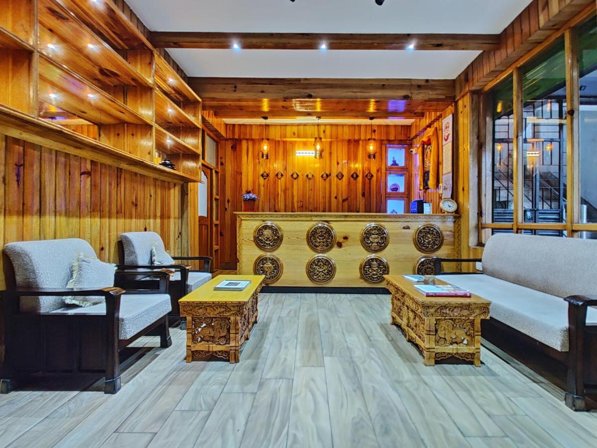 Hotel Vajra Tavang Kültér fotó
