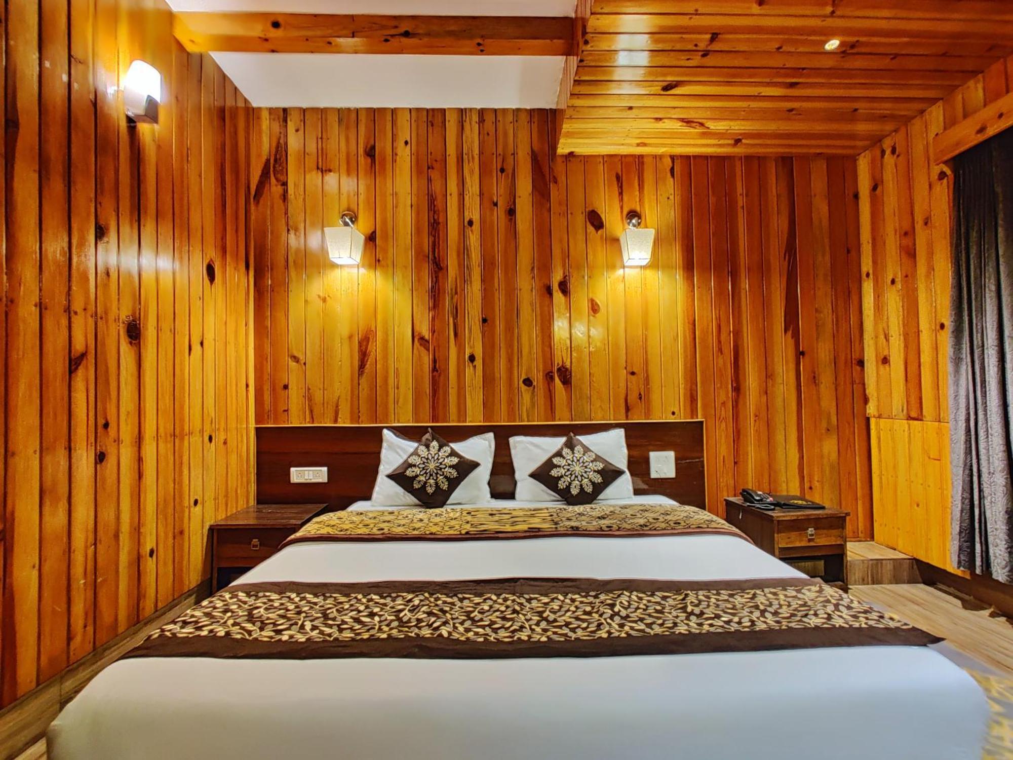Hotel Vajra Tavang Kültér fotó
