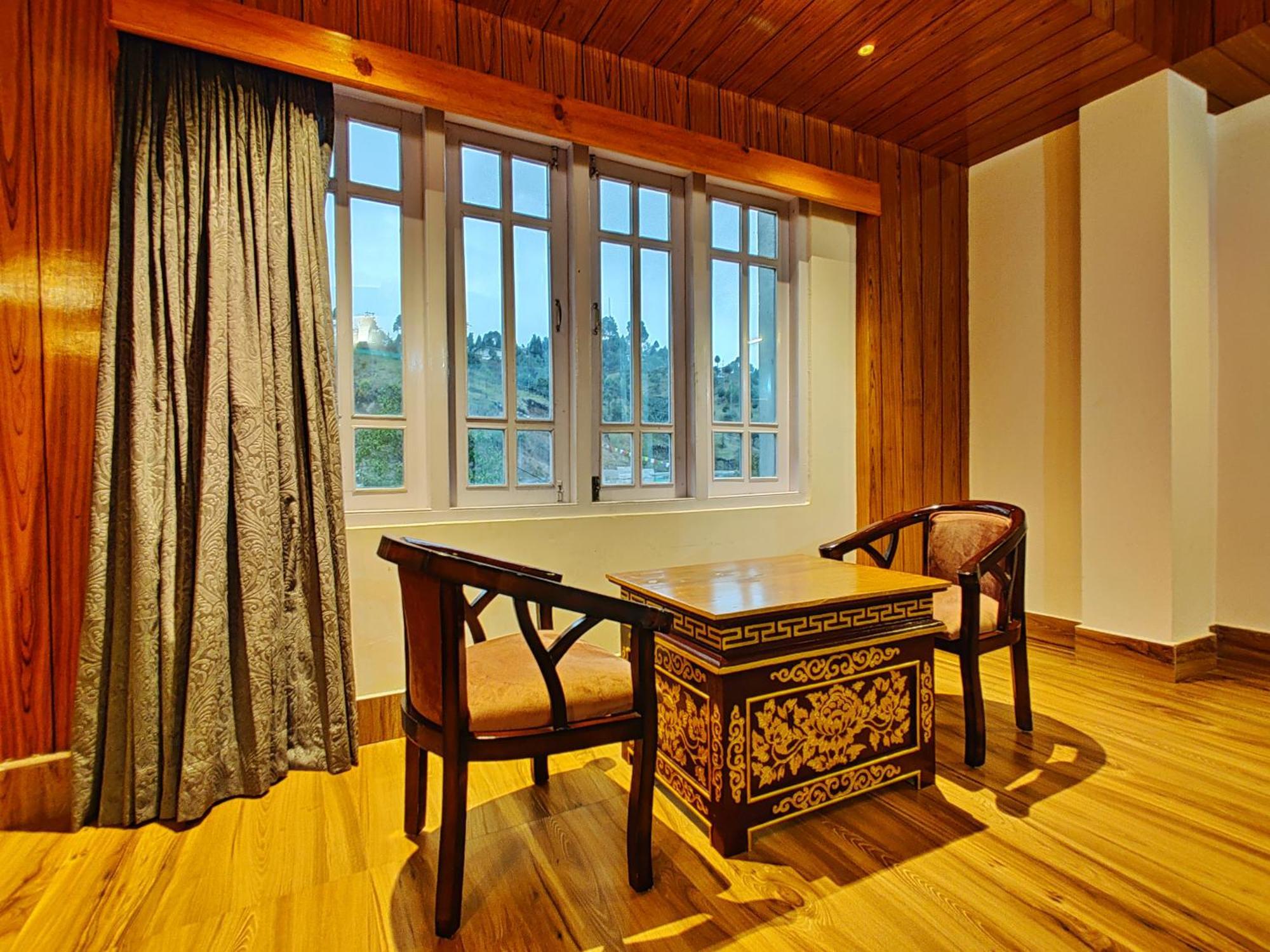 Hotel Vajra Tavang Kültér fotó